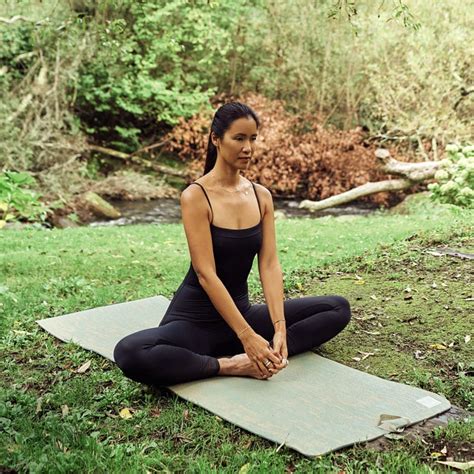 vinyasa yoga xuan lan espalda
